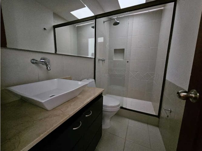 Casa de 3 alcobas en venta en Loma Del Chocho, Envigado, 218 m² · foto 20 de 21