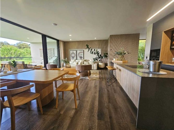 Apartamento de 3 alcobas en venta en Llano Grande, Medellín, 152 m² · foto 3 de 19