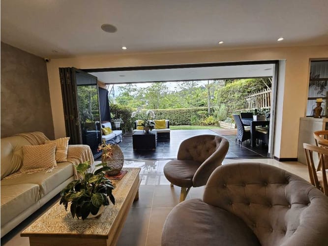 Casa de 3 alcobas en venta en La Sebastiana, Envigado, 255 m² · foto 4 de 19