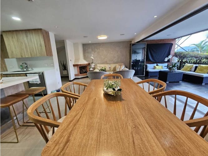 Casa de 3 alcobas en venta en La Sebastiana, Envigado, 255 m² · foto 6 de 19