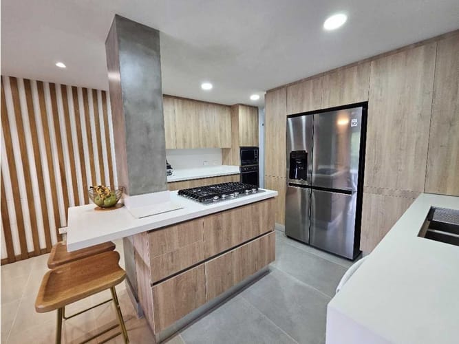 Casa de 3 alcobas en venta en La Sebastiana, Envigado, 255 m² · foto 8 de 19
