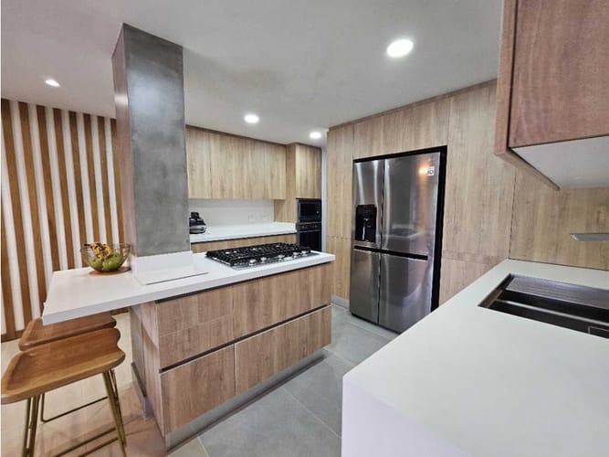 Casa de 3 alcobas en venta en La Sebastiana, Envigado, 255 m² · foto 9 de 19