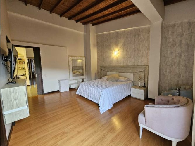 Casa de 3 alcobas en venta en La Sebastiana, Envigado, 255 m² · foto 14 de 19