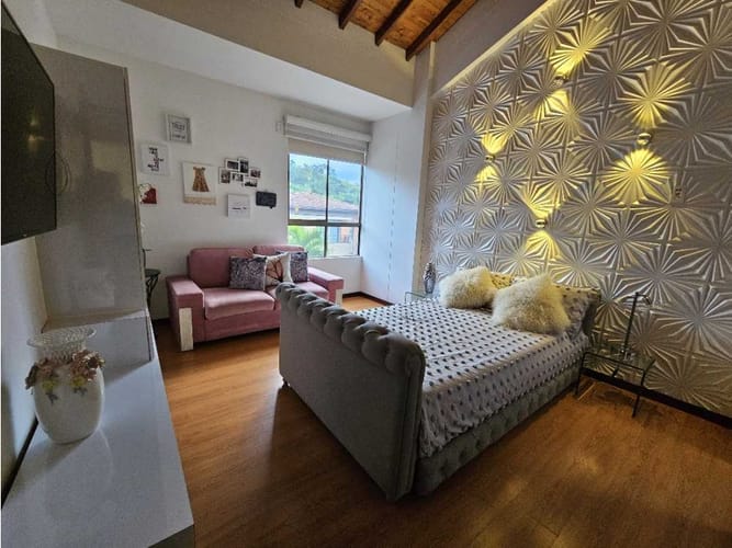 Casa de 3 alcobas en venta en La Sebastiana, Envigado, 255 m² · foto 16 de 19