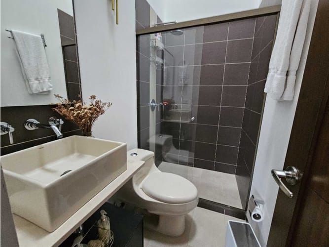 Casa de 3 alcobas en venta en La Sebastiana, Envigado, 255 m² · foto 17 de 19