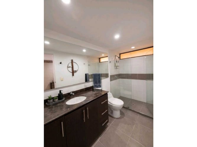 Apartamento en venta en Los Naranjos, Medellín · foto 5 de 6