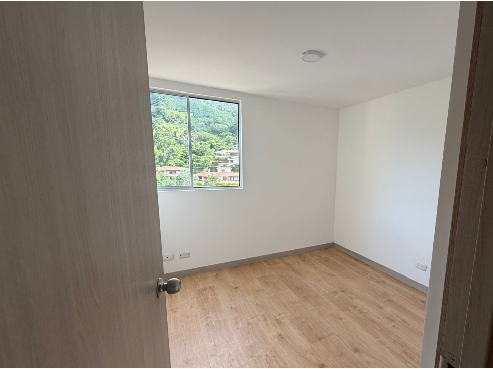 Apartamento en venta en Vallano, Medellín · foto 5 de 14
