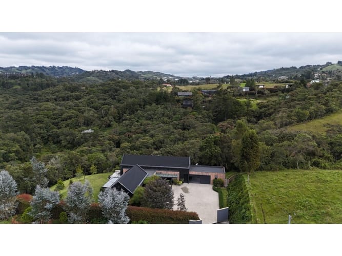Casa de 3 alcobas en venta en Las Palmas, Envigado, 277 m² · foto 5 de 24