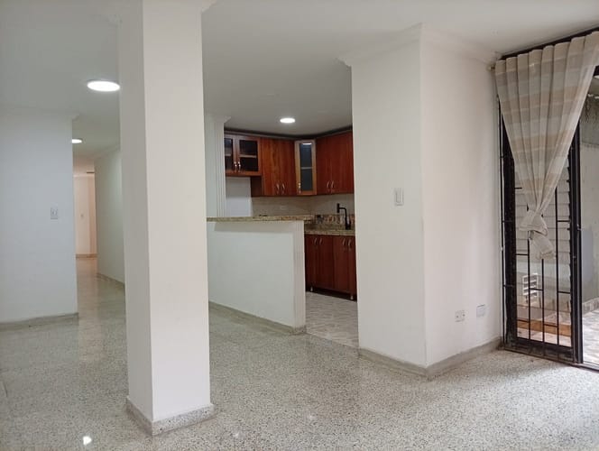 Apartamento de 5 alcobas en venta en Colasania, Medellín, 223 m² · foto 2 de 19