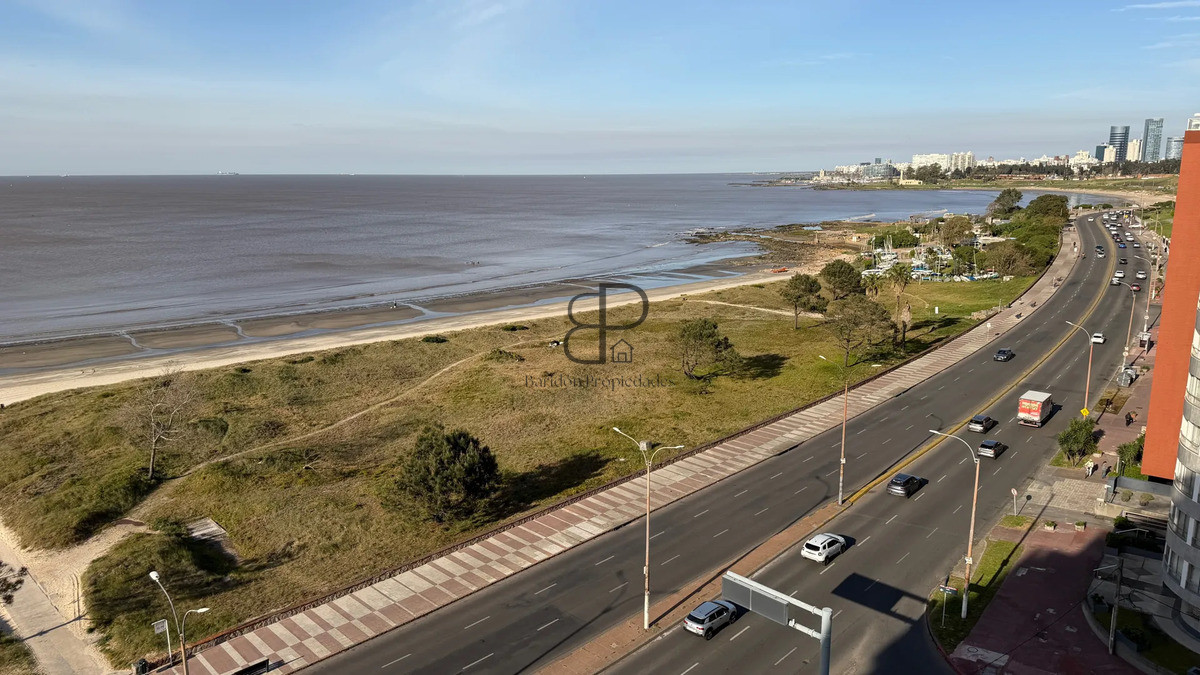 Alquiler Apartamento 3 Dormitorios Malvin Rambla con Garaje · Foto 3