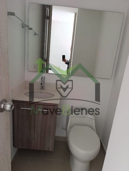 Apartamento de 3 alcobas en arriendo en Prados De Sabaneta, Sabaneta · foto 6 de 16
