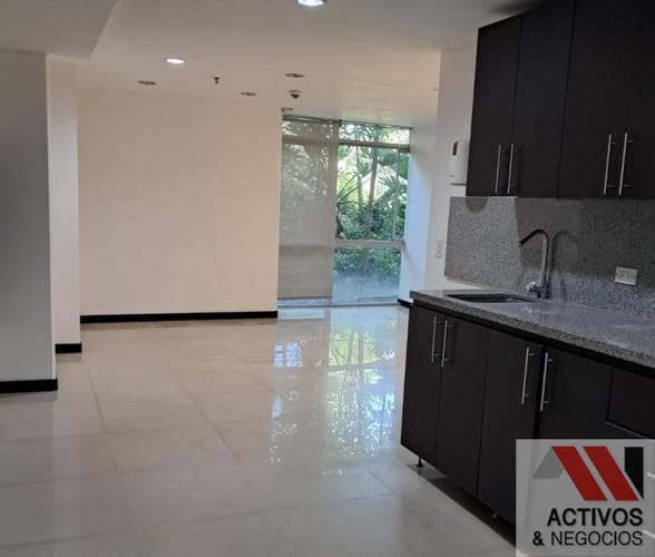 Oficina en venta en Loma Del Escobero, Envigado, 152 m² · foto 6 de 17