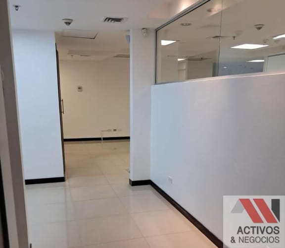 Oficina en venta en Loma Del Escobero, Envigado, 152 m² · foto 10 de 17