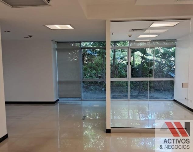 Oficina en venta en Loma Del Escobero, Envigado, 152 m² · foto 13 de 17