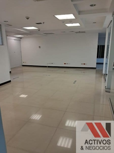 Oficina en venta en Loma Del Escobero, Envigado, 152 m² · foto 14 de 17