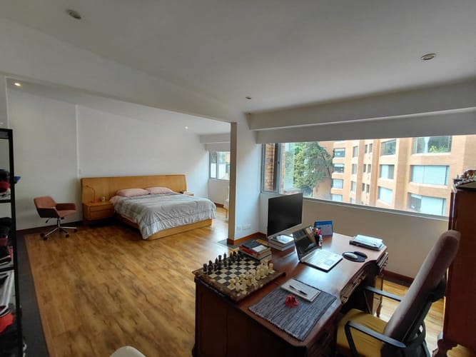 Apartamento en venta en Los Rosales, Bogotá · foto 2 de 16