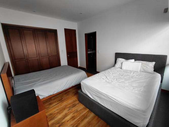 Apartamento en venta en Los Rosales, Bogotá · foto 8 de 16