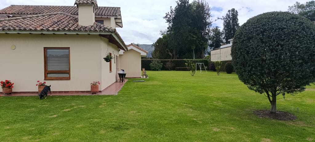Casa de 4 alcobas en venta en Guaymaral, Bogotá, 360 m² · foto 3 de 24