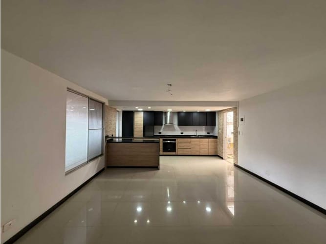 Casa de 4 alcobas en venta en El Castillo, Jamundí, 195 m² · foto 4 de 24