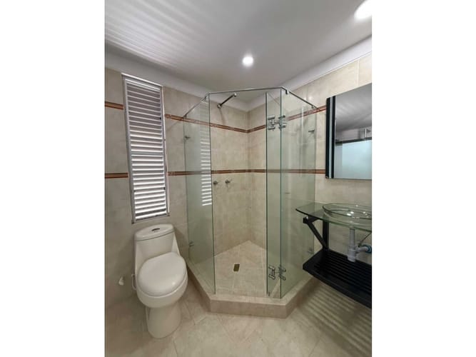 Casa de 4 alcobas en venta en El Castillo, Jamundí, 195 m² · foto 5 de 24