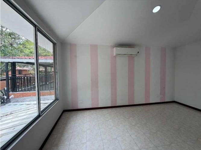 Casa de 4 alcobas en venta en El Castillo, Jamundí, 195 m² · foto 7 de 24