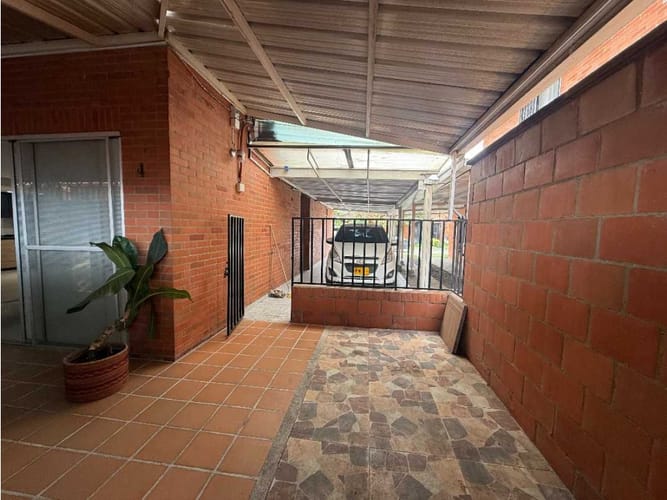 Casa de 4 alcobas en venta en El Castillo, Jamundí, 195 m² · foto 14 de 24