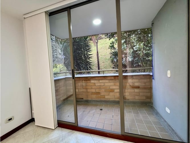 Apartamento de 2 alcobas en venta en Alto De Misael, Envigado, 70 m² · foto 8 de 18