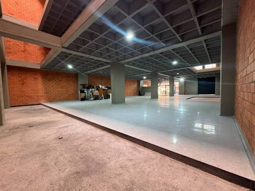 Bodega en arriendo en Perpetuo Socorro, Medellín, 3000 m² · foto 8 de 24