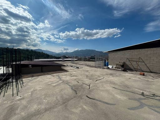 Bodega en arriendo en Perpetuo Socorro, Medellín, 3000 m² · foto 10 de 24