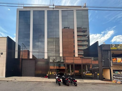 Bodega en arriendo en Perpetuo Socorro, Medellín, 3000 m² · foto 23 de 24