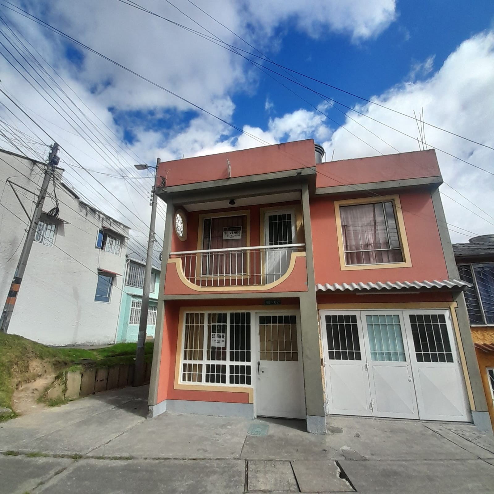 Casa en venta en Las Lomas, Bogotá · foto 3 de 15