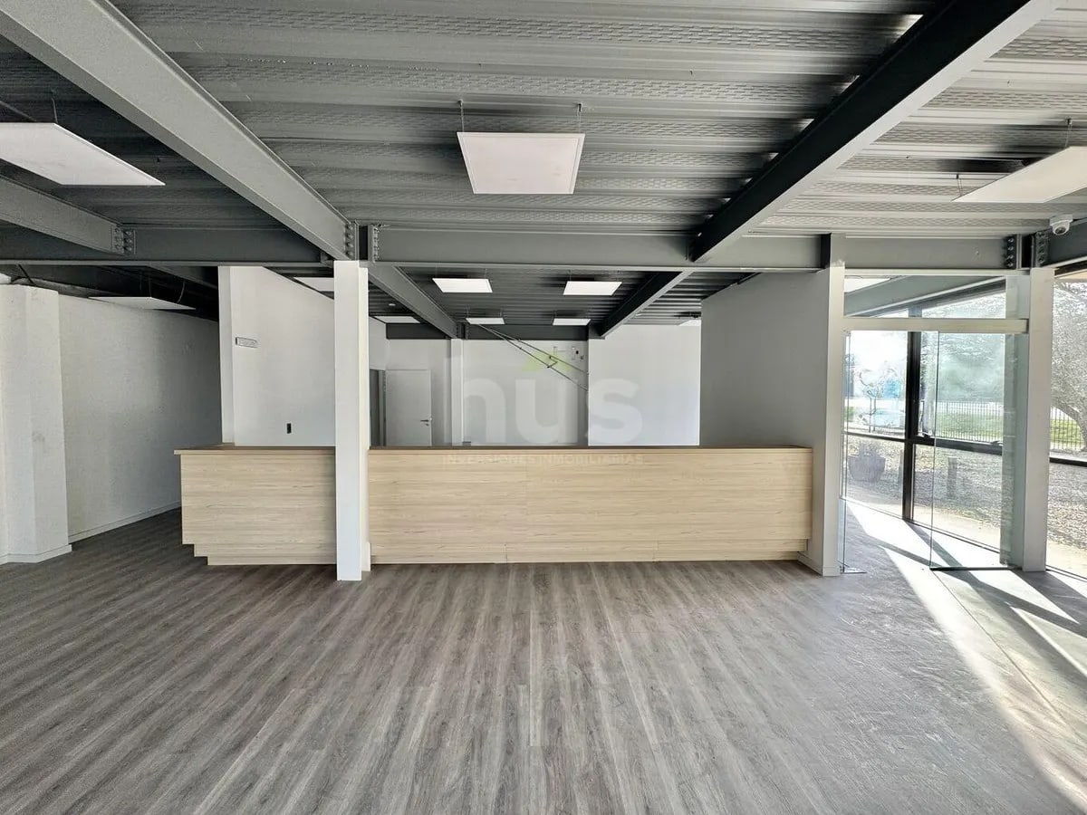Edificio Oficinas Comercial en Gran Punto Sobre Ruta · Foto 3