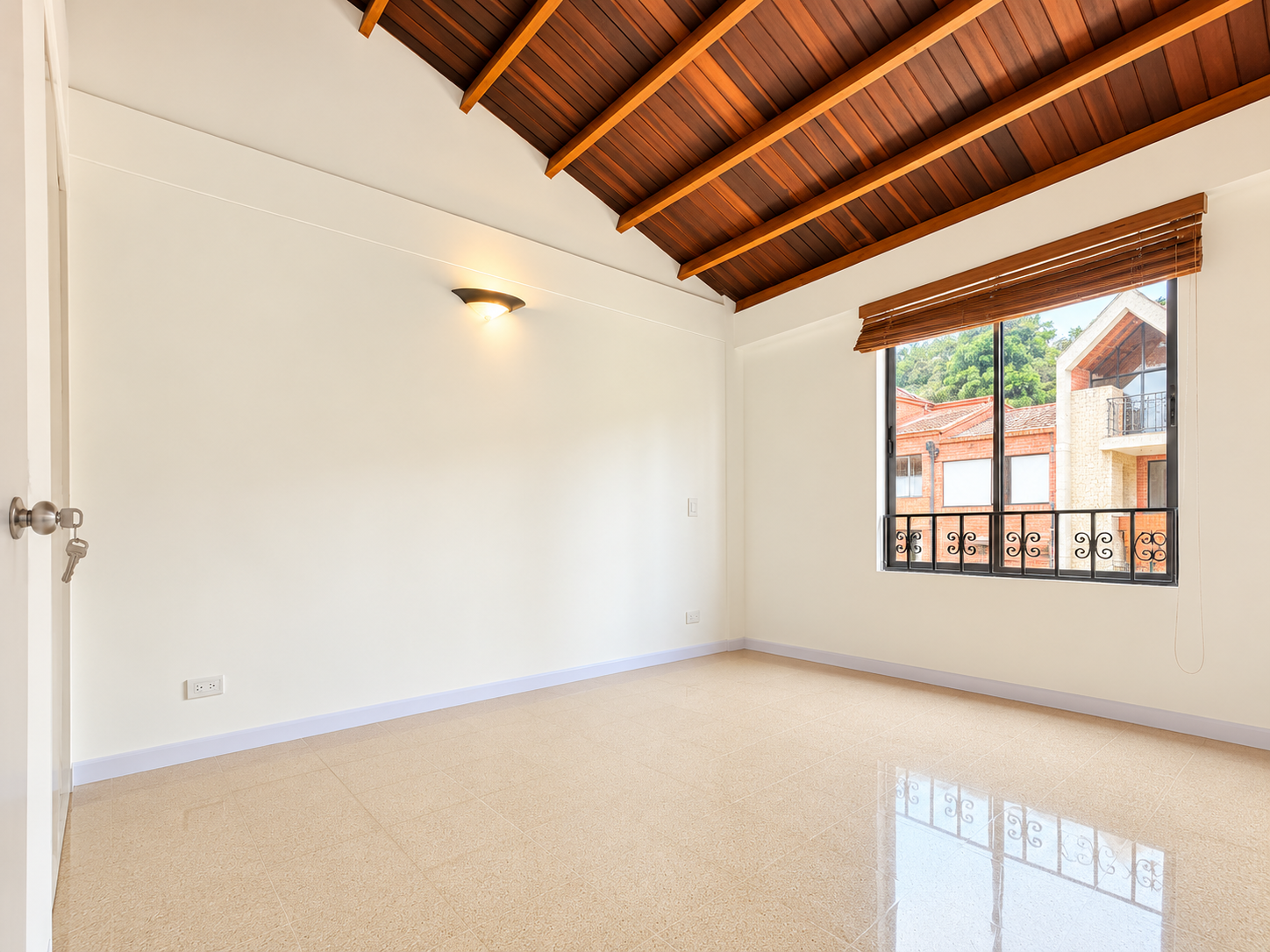 Casa en arriendo en El Poblado, Medellín · foto 14 de 20