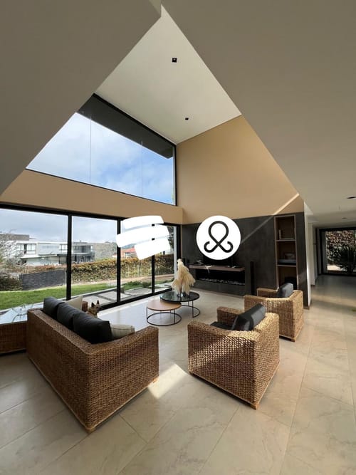 Casa de 7 alcobas en venta en Santa Elena, Medellín · foto 2 de 24