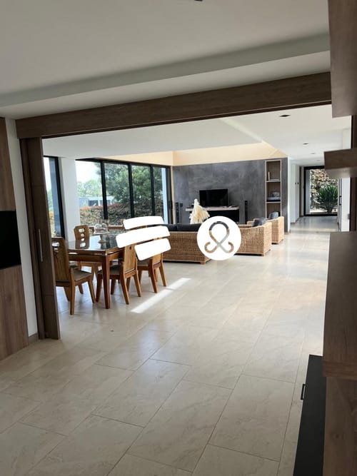 Casa de 7 alcobas en venta en Santa Elena, Medellín · foto 3 de 24