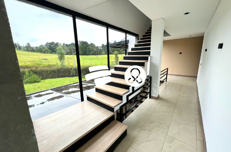 Casa de 7 alcobas en venta en Santa Elena, Medellín · foto 4 de 24