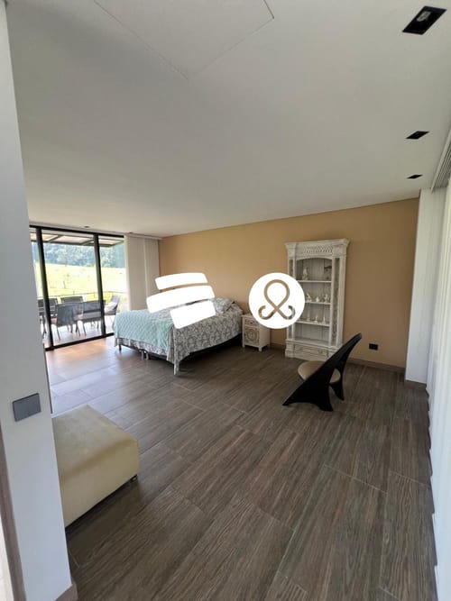Casa de 7 alcobas en venta en Santa Elena, Medellín · foto 10 de 24