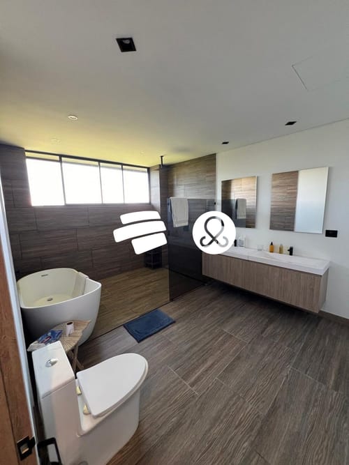 Casa de 7 alcobas en venta en Santa Elena, Medellín · foto 11 de 24