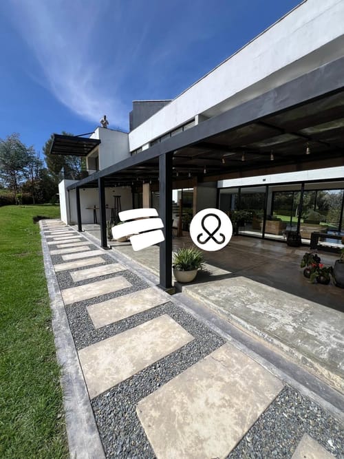 Casa de 7 alcobas en venta en Santa Elena, Medellín · foto 17 de 24