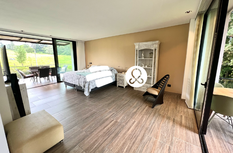 Casa de 7 alcobas en venta en Santa Elena, Medellín · foto 24 de 24