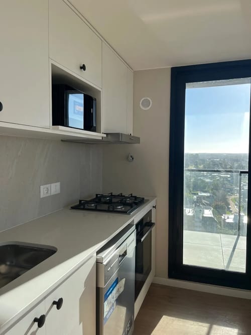 Apartamento de 3 Dormitorios Con Vista al Lago en Alquiler · Foto 3