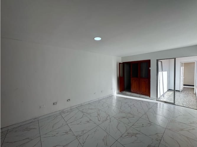 Casa de 5 alcobas en venta en Urbanizacion La Merced, Cali, 237 m² · foto 8 de 13