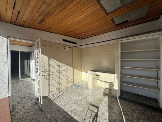 Casa de 5 alcobas en venta en Urbanizacion La Merced, Cali, 237 m² · foto 12 de 13