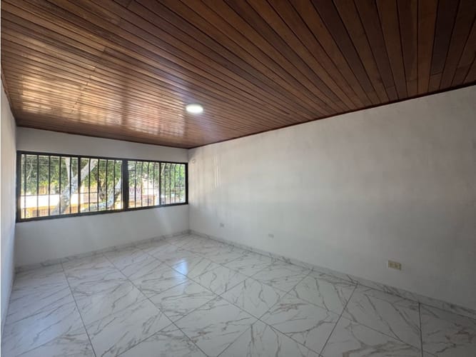 Casa de 5 alcobas en venta en Urbanizacion La Merced, Cali, 237 m² · foto 13 de 13
