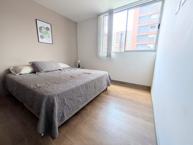 Apartamento de 2 alcobas en venta en El Poblado, Medellín, 79 m² · foto 4 de 18
