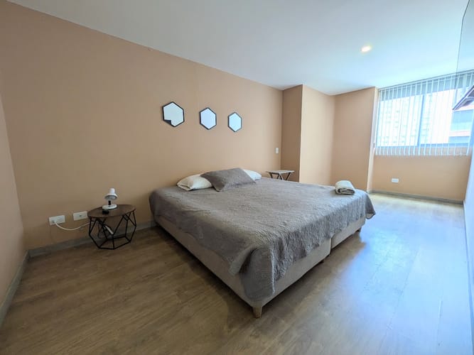 Apartamento de 2 alcobas en venta en El Poblado, Medellín, 79 m² · foto 6 de 18