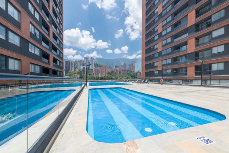 Apartamento de 2 alcobas en venta en El Poblado, Medellín, 79 m² · foto 12 de 18