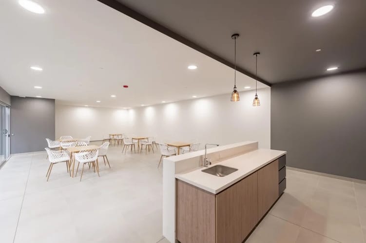 Apartamento de 2 alcobas en venta en El Poblado, Medellín, 79 m² · foto 13 de 18