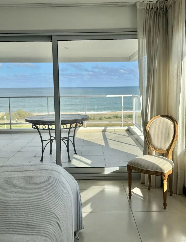 Apartamento de 4 dormitorios en alquiler en Playa Mansa, edificio Ville de Mer · Foto 9