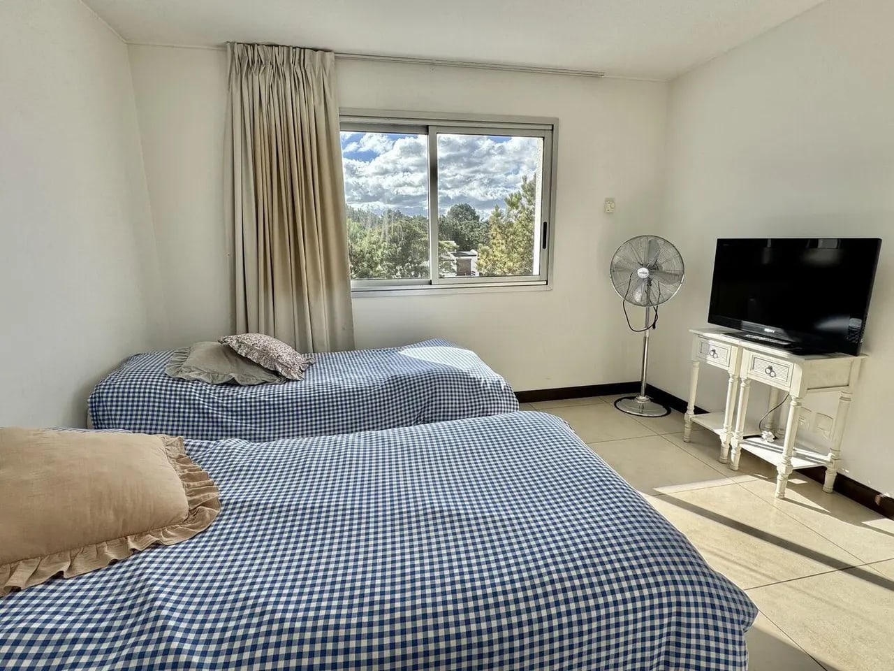 Apartamento de 4 dormitorios en alquiler en Playa Mansa, edificio Ville de Mer · Foto 10